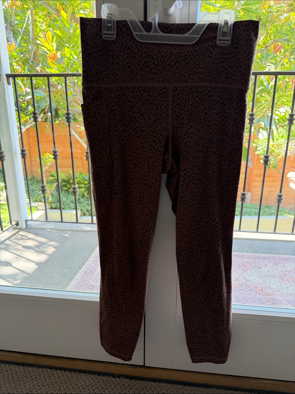 Athleta Micro Print High-Rise Salutation Stash Pocket II 7/8 Tight Leggings
